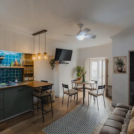 Chic Duplex In The Heart Of Lägenhet